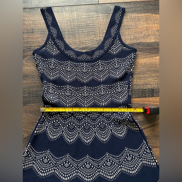 BCBGMAXAZRIA A Line Dress Sz. Xs - Picture 6 of 6